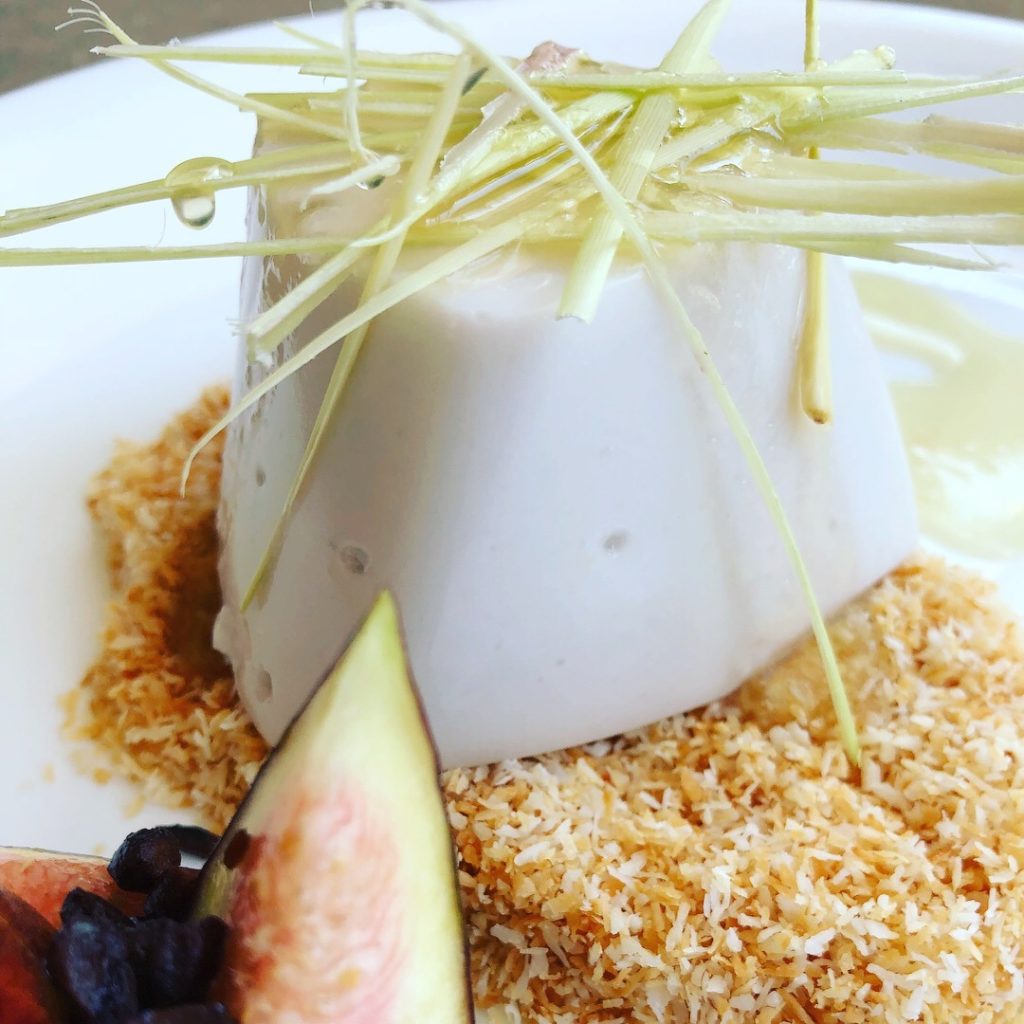 פנקוטה ויאטנמית עם תרכיז אננס מצומצם